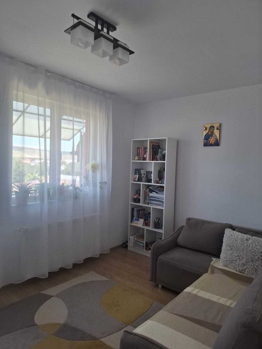 Vând apartament cu două camere în Florești, complet mobilat și utilat