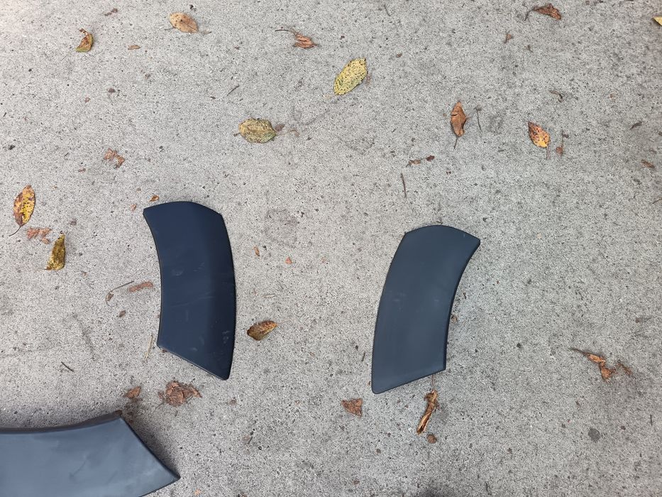 Overfendere aripi față spate bandouri Dacia Duster