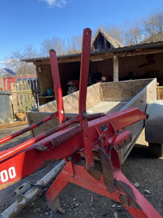 Incarcator in tiranti cu cupa pentru balastru si furca gunoi