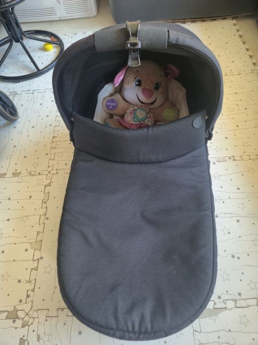 Cybex кош за новородено черен цвят