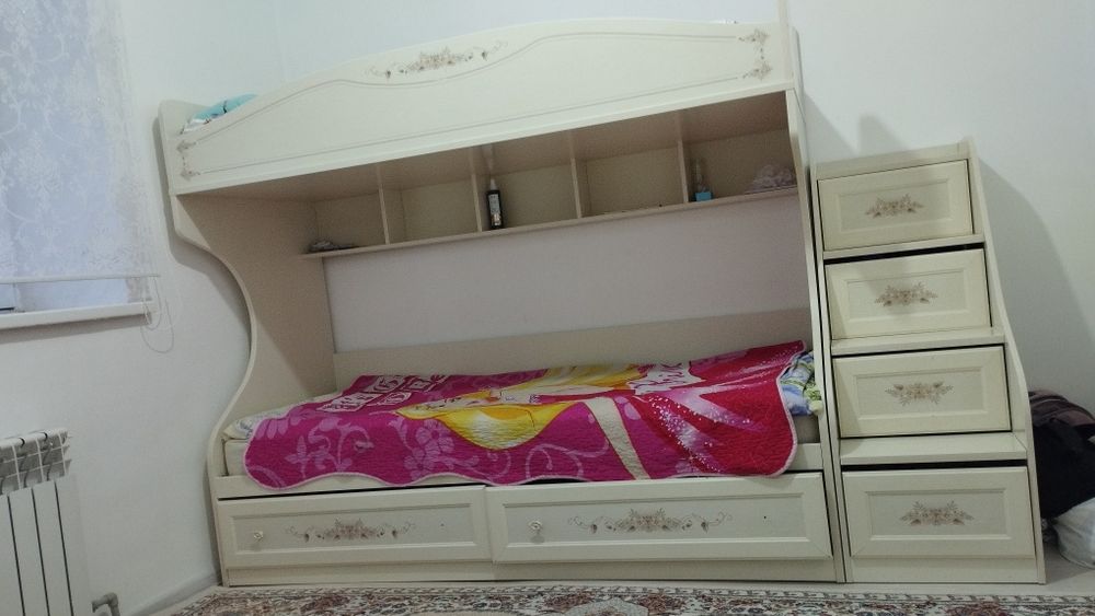 Двухэтажный кровать сатылады.