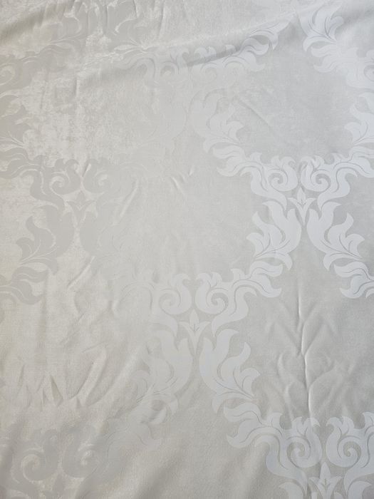 Продам шторы  2 партьеры 2.65×2.65