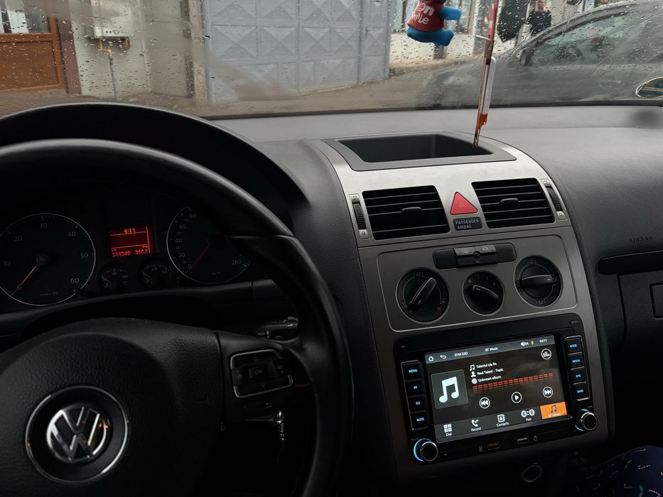 VOLKSWAGEN Touran 0 — imagine 4