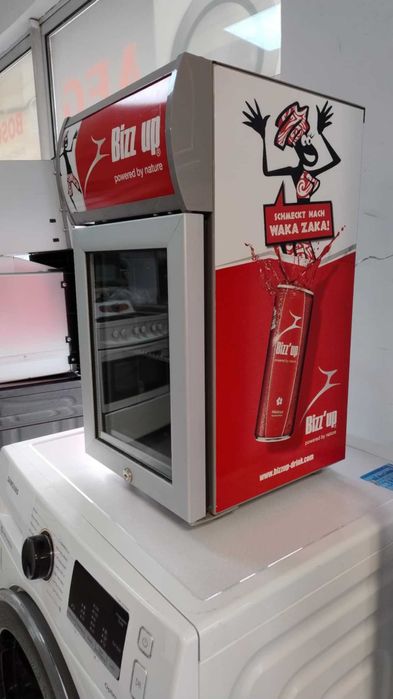 Maлък Хладилник-Малка Хладилна Витрина 40 литра