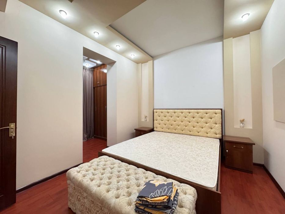 На Ойбеке новостройка 4/7/9; ( 165м2)