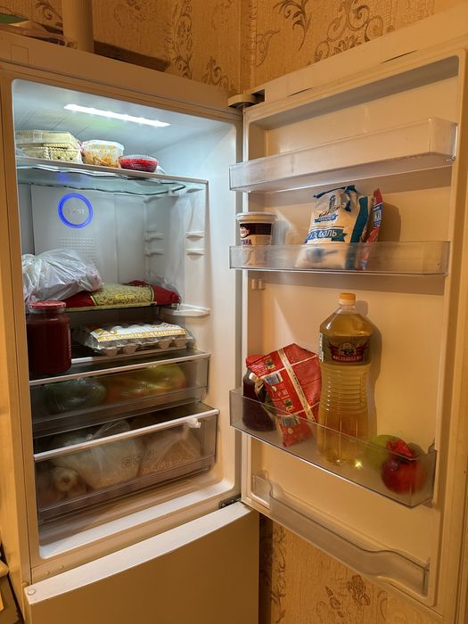 Холодильник Haier.Год 2020