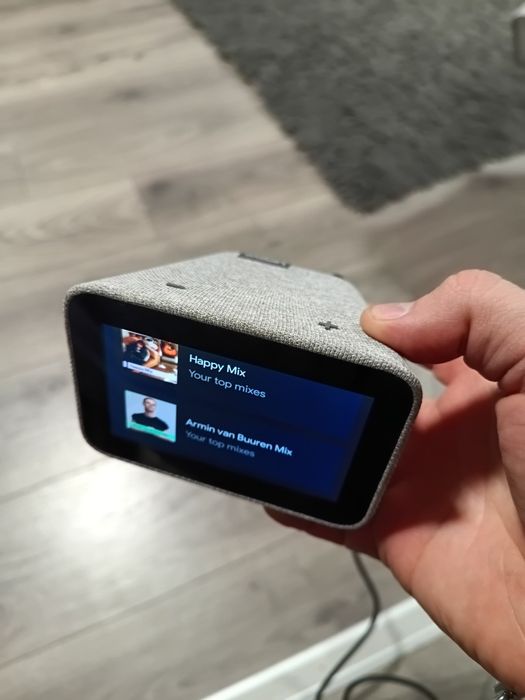 Lenovo smart clock cu Google