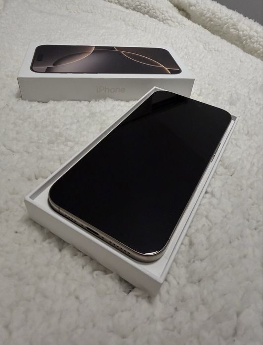 16 Pro Max 256GB Desert Titanium