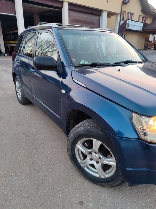 Vând Suzuki grand vitara 2.0 gpl