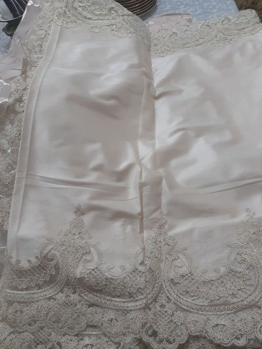 Dasturhon salfetka sotiladi