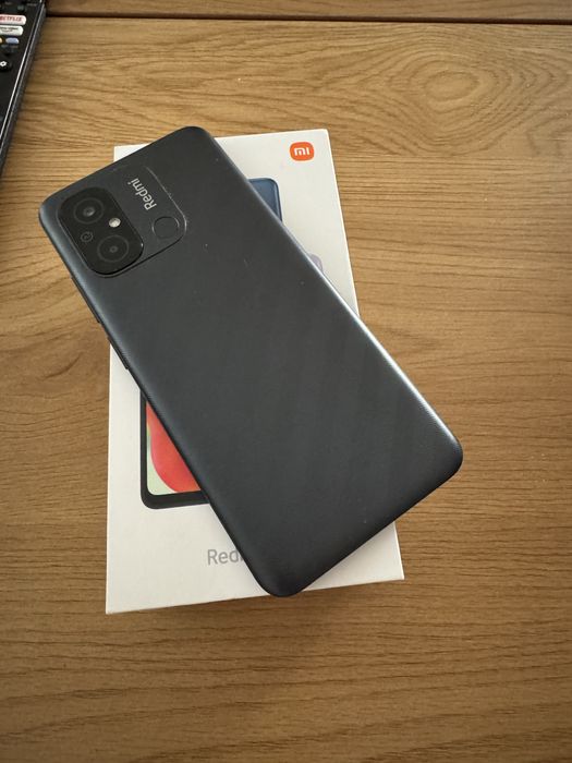 Телефон Redmi 12C плюс протектор