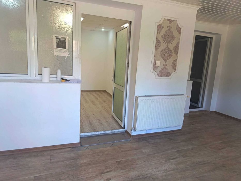 De vanzare apartament cu 3 camere 60 mp
