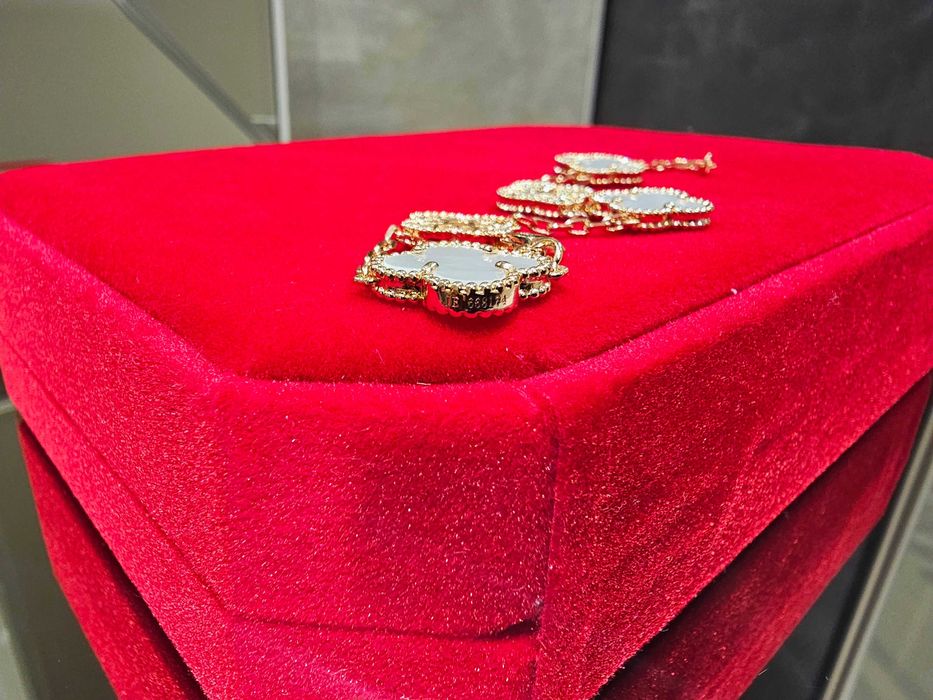 Van Cleef & Arpels VCA Rose Gold Mother Diamond Alhambra Дамска Гривна