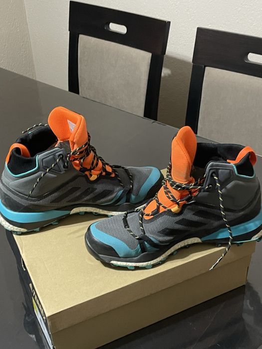 Маратонки Adidas terrex skychaser LT MID GT