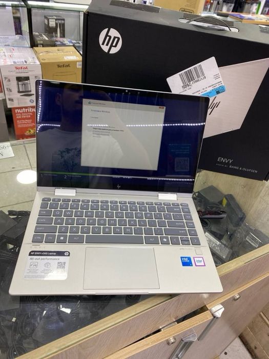 HP Envy core i5-120U