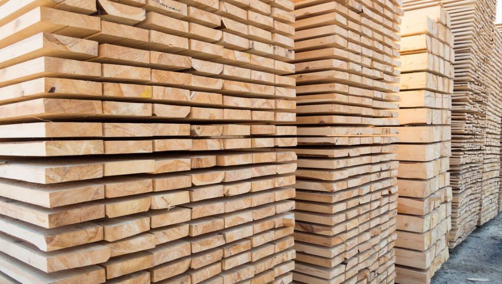 Taxta skladdan ortiladi dona, optom razmerla bor