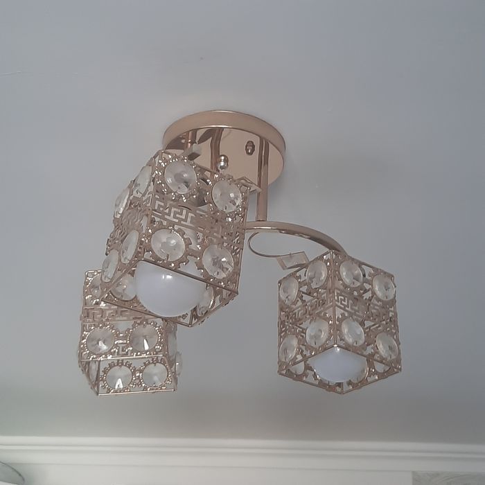 Продам люстру рабочий