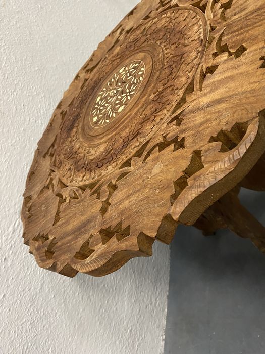 Индийска резбована маса за кафе от тиково дърво