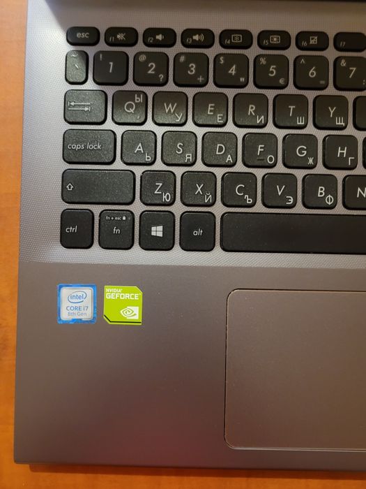 ASUS - i7 8565U - RAM-16GB