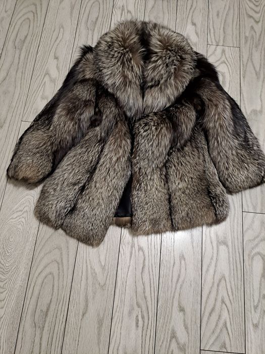 Haina de blana  deosebita