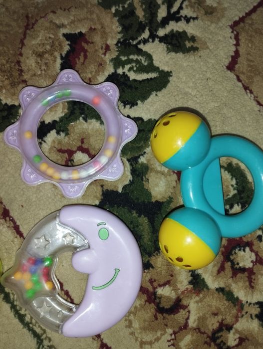 Погремушки фирменные в отличном состоянии