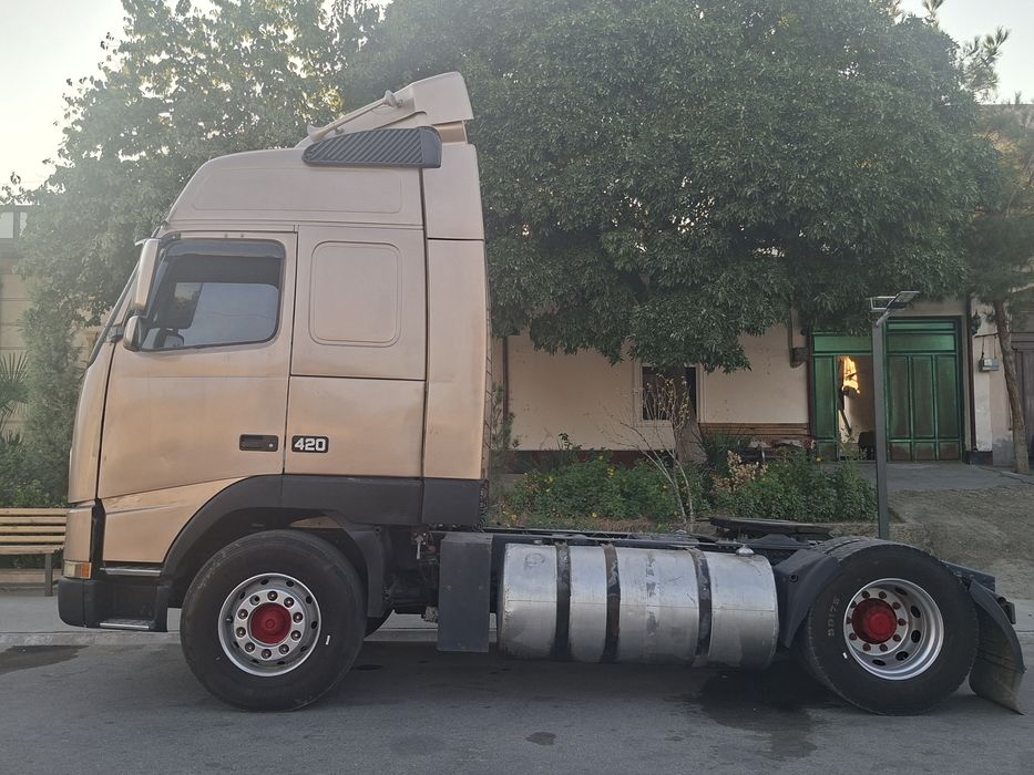 VOLVO  сотилади 420