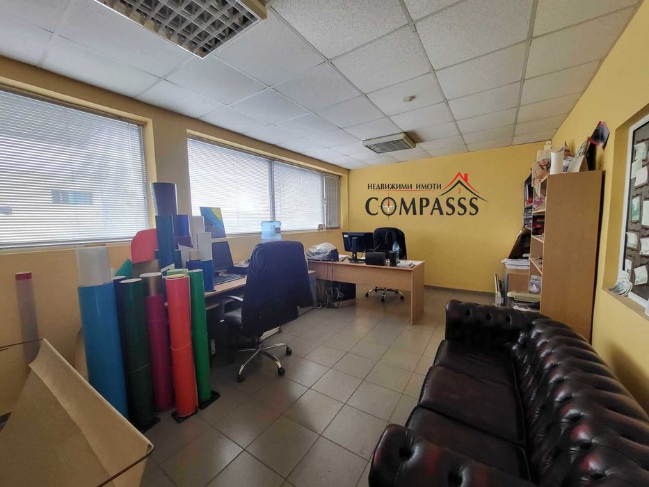 Продава се Промишлена сграда в Добрич, Градска болница - 2061 кв.м за 153 €/кв.м - Снимка #2