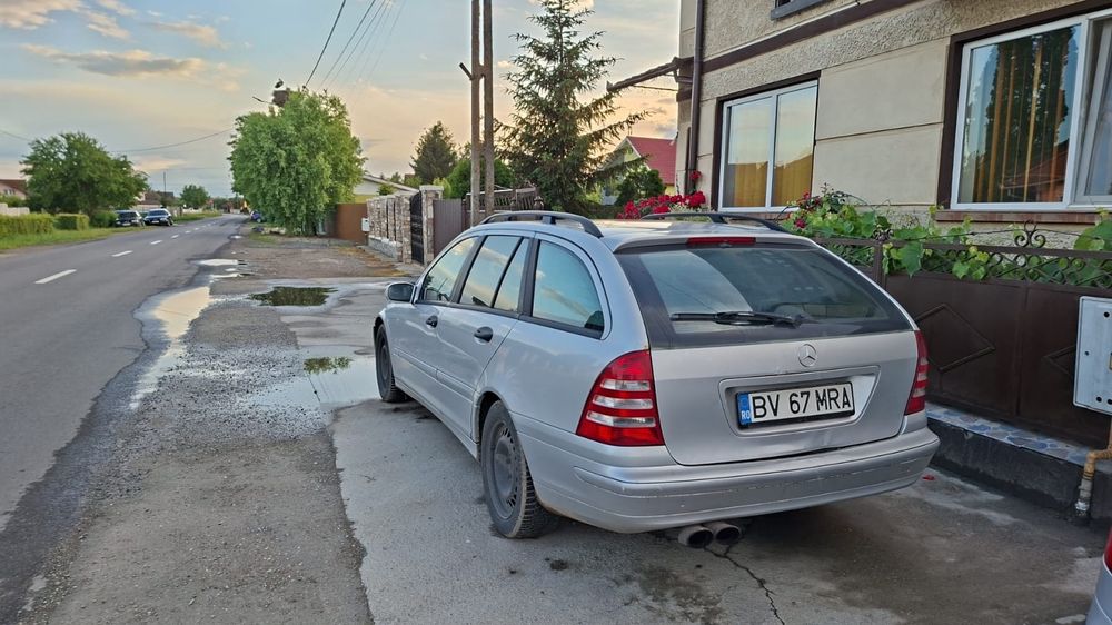 Vând Mercedes compresor C180 benzină