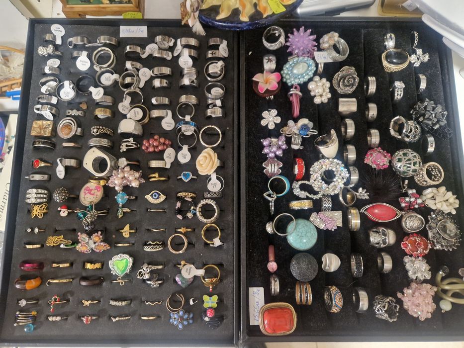 Естествени перли и други бижута