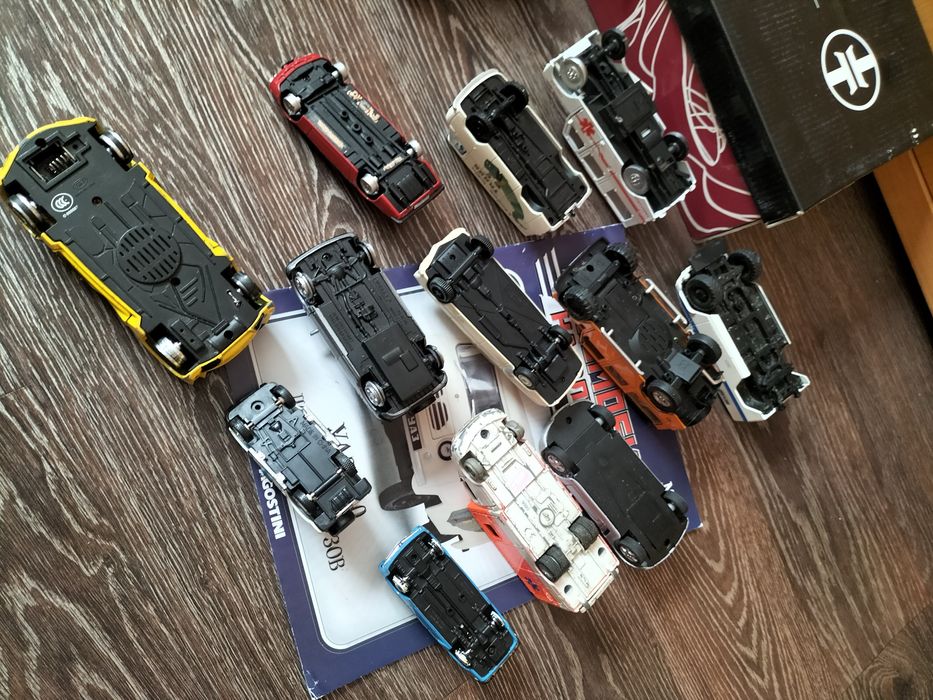 Модельки машинок