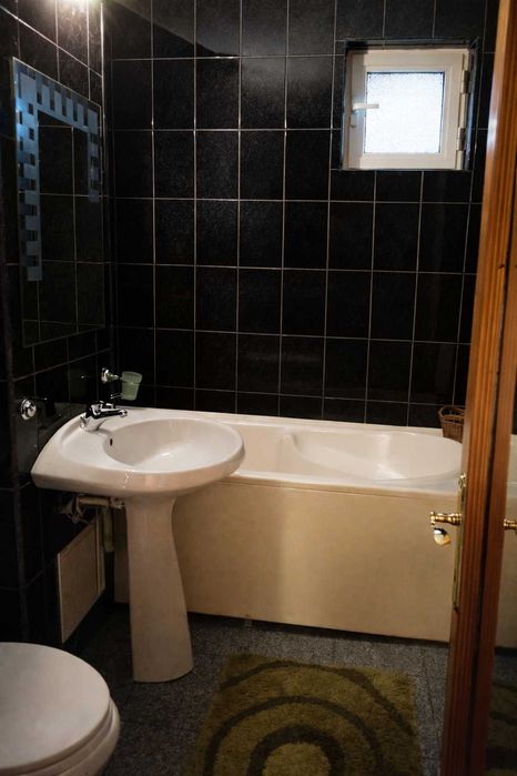 Proprietar, închiriez apartament decomandat 80 mp 3 camere etaj 3 str Brăilei Micro 18 Galati