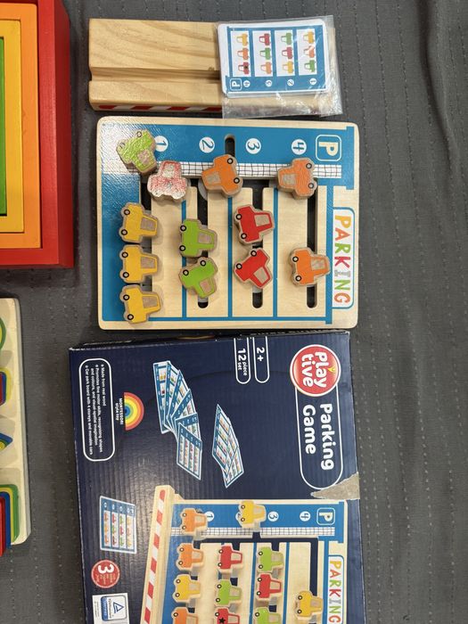 Дървени играчки и книжки