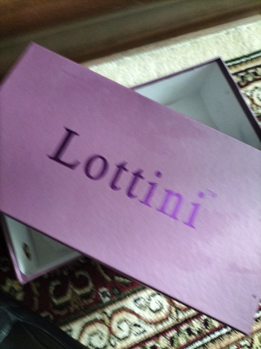 Женская обувь  стильная