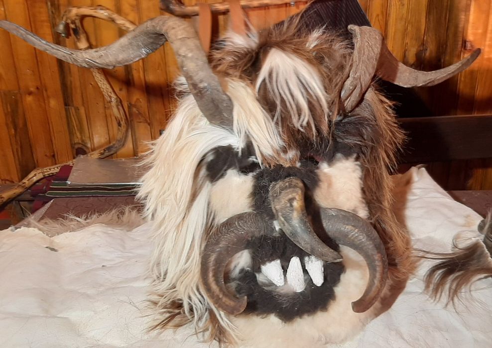 Сурвакарска  маска