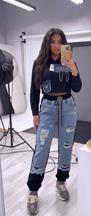 Blugi GG dama
Marimi S M  L xl
Preț 215 lei