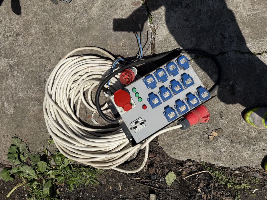 Distribuitor curent + cablu trifazic 55 m