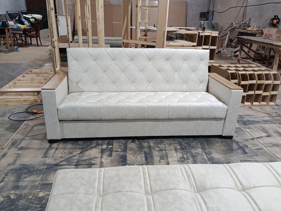 Диван спальни раскладной