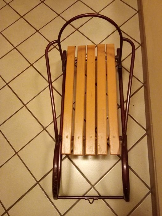 Продавам детска шейна /hand made/