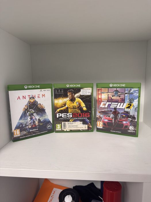 Vand jocuri pentru Xbox