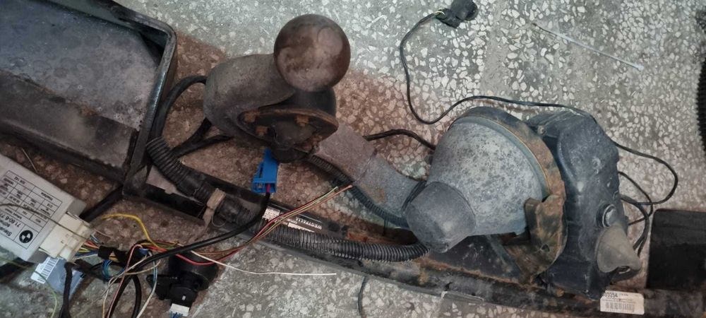 Carlig de remorcare retractabil electric BMW E90 E91 complet