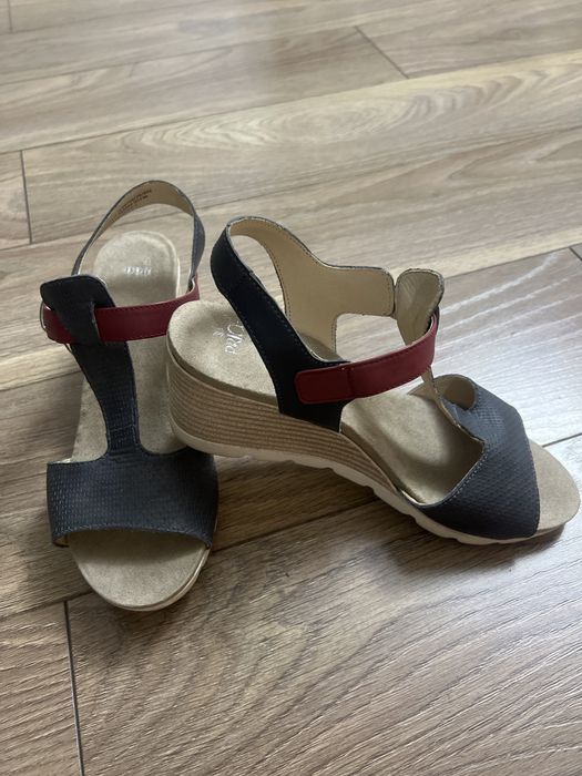 Продается  женская обувь