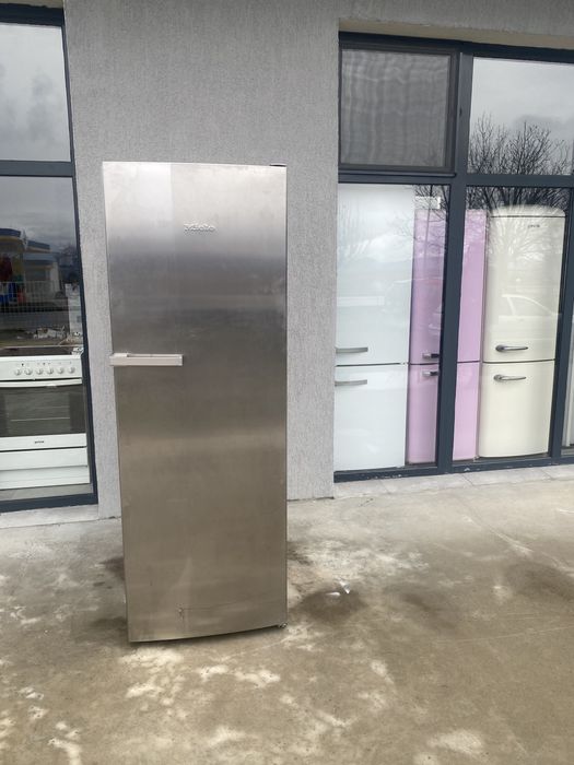 Професионален Хладилник за вино Miele 185 см