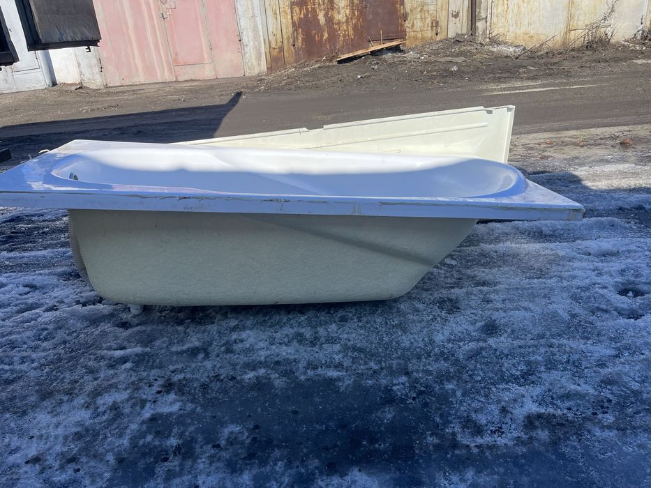 Ванна акриловая