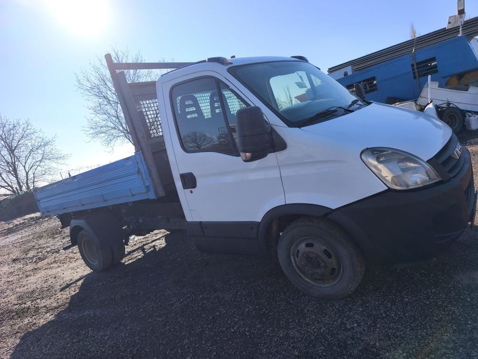 Iveco 35c15 basculabila motor3.0 cu 150 cai bascula se conduce cu b