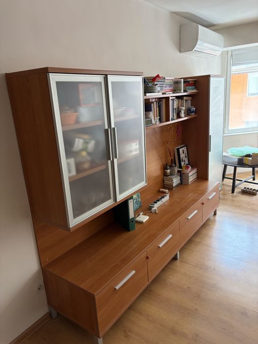 Секция Д: 300см, В: 182 см.