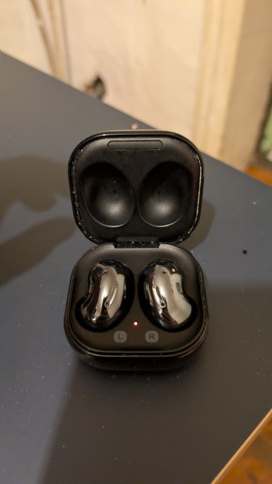 Samsung Galaxy buds live