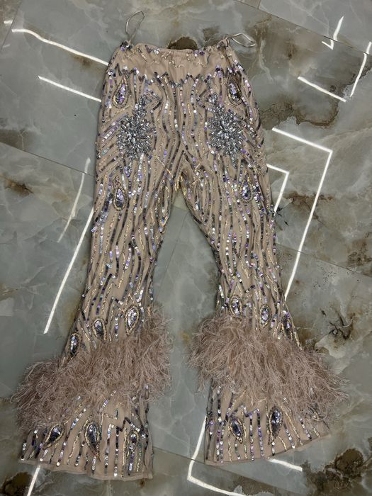 Pantaloni asos cu aplicatii . Siperbi