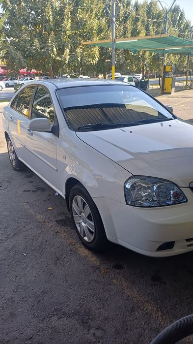 Продаётся Lacetti 1.8