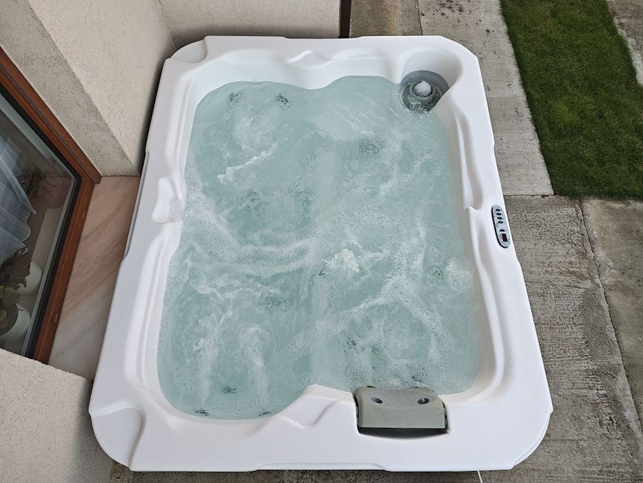 Jacuzzi exterior Dimension One  3 locuri