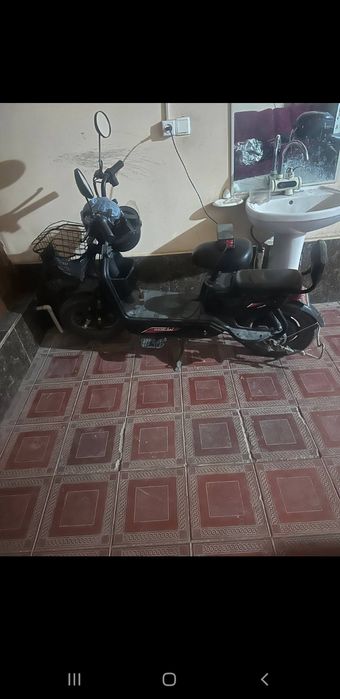 Elektro skuter sotiladi